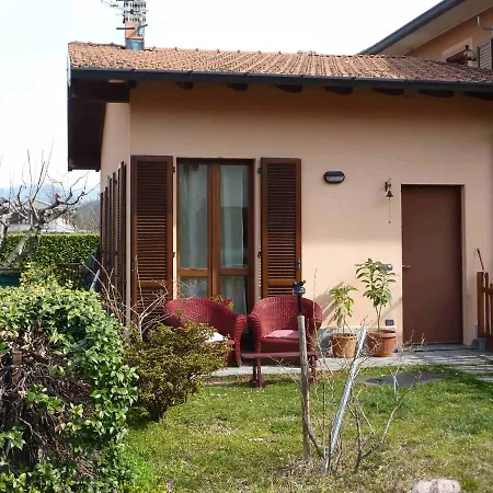 Casa Malandrino Сasa de vacaciones Porto Valtravaglia